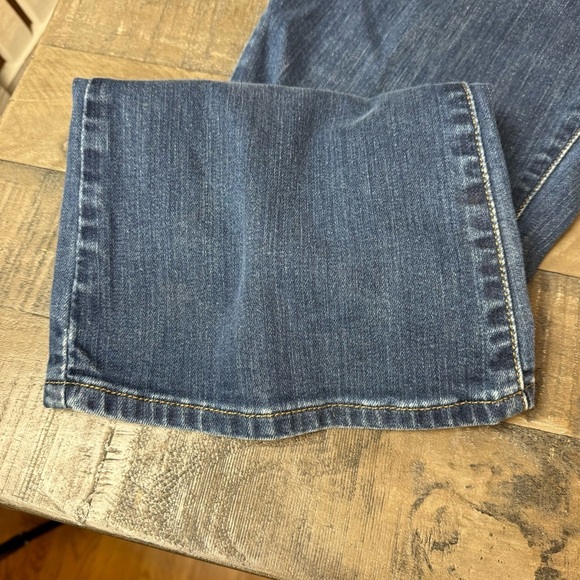 Levis 515 Women's Boot Cut Jeans Size 12 Short Medium Wash Blue Denim Pants - Picture 5 of 12